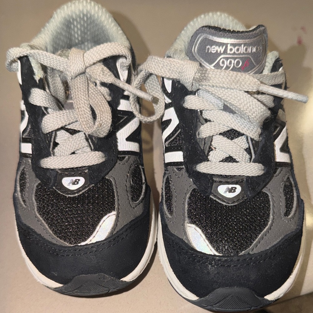 New Balance Kids Sneakers - Black and Gray
